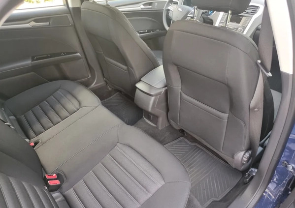 Ford Mondeo cena 59300 przebieg: 111000, rok produkcji 2018 z Gdańsk małe 121
